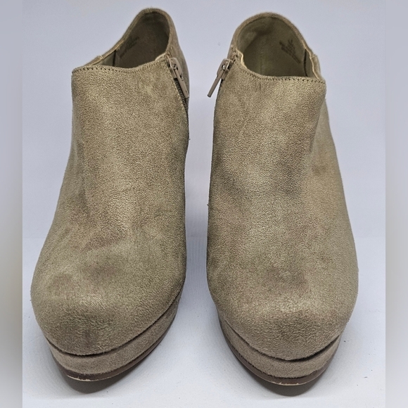 Xappeal Women's Taupe Suede Wedge Booties Size 8 - Picture 8 of 9